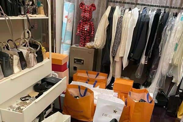 上海南汇区回收一线品牌衣服